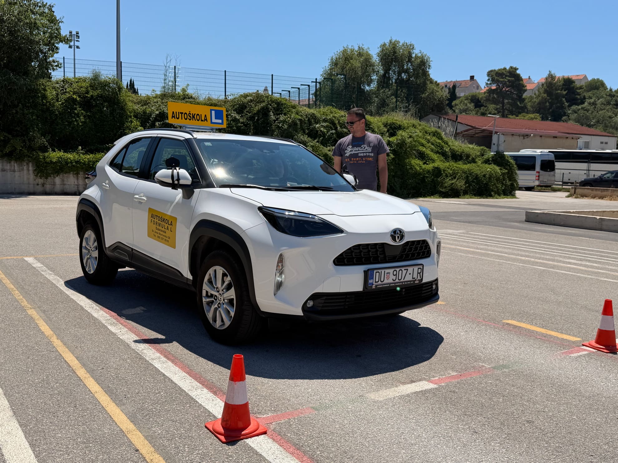 Vozilo B kategorije na poligonu